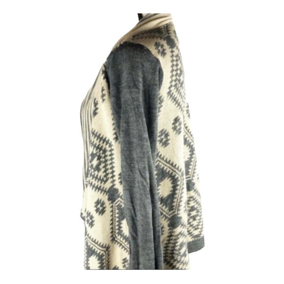 Charlotte Russe Aztec Cardigan Open Sweater Gray Tan Geometric Size XS - Picture 2 of 8